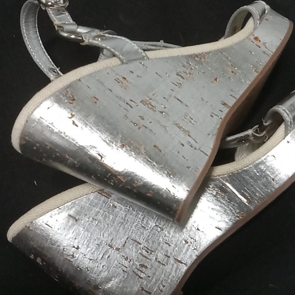 Shoes - Picture 3 of 6